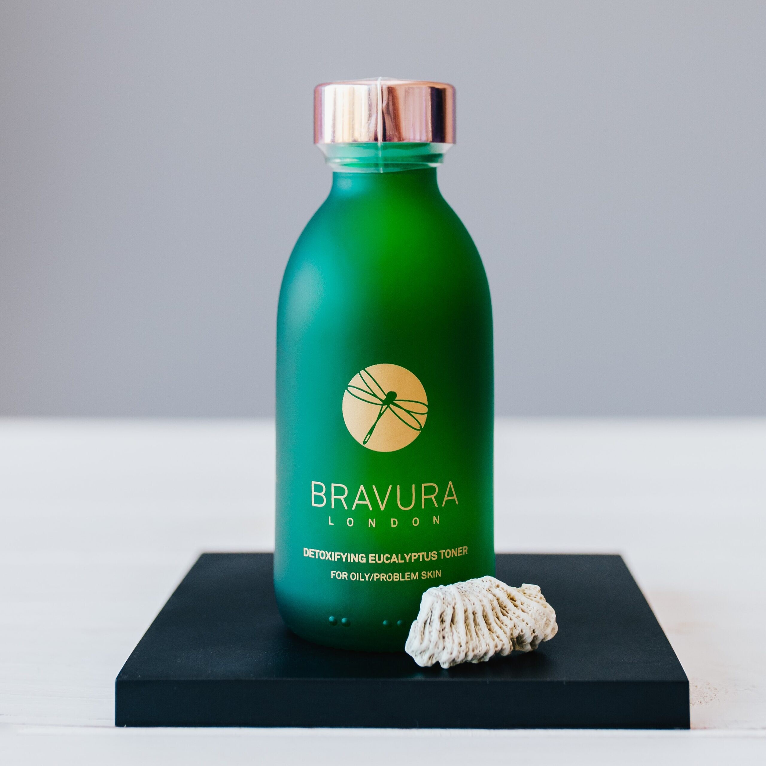 Bravura London Detoxifying Eucalyptus Astringent Toner 15% AHA_BHA купити Bravura London Кислотний тонер з 15% AHA-BHA-кислотами