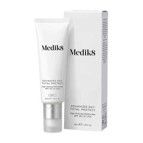 Купити Medik8 Advanced Day Total Protect Антивіковий зволожувальний крем із SPF 30 і 5-зірковим UVA-захистом