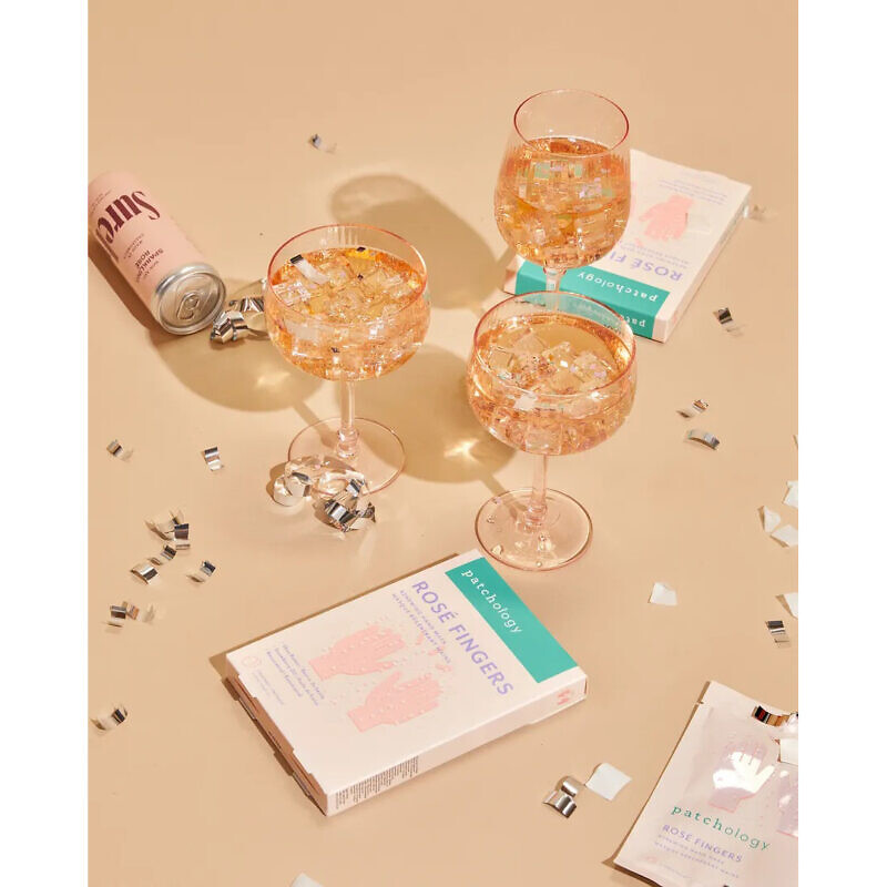 Patchology – Serve Chilled Rosé Fingers – Освіжаюча маска для рук з екстрактом троянди - Зображення 5