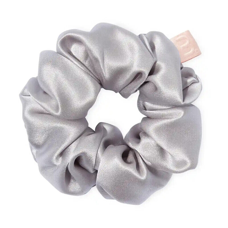 Купити супероб'ємна шовкова резинка Mon Mou Silk Large Scrunchie Pearl Gray з доставкою. Чоловіча та жіноча косметика за вигідною ціною.
