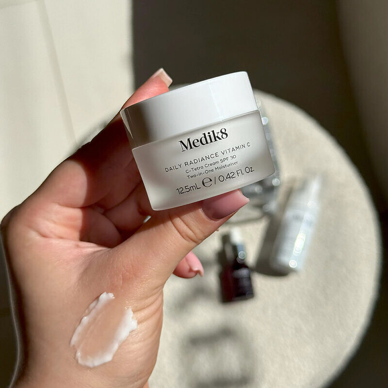 Medik8 Daily Glow Set – Лімітований набір для догляду за обличчям зранку - Зображення 2